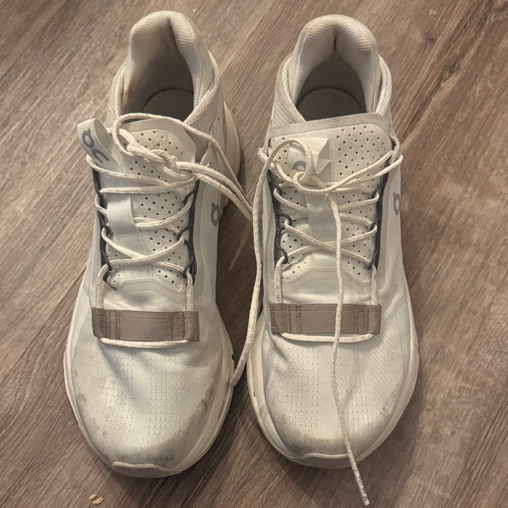 EUC On cloud sneaker